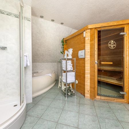 Landhotel Zur Schmiede Гёрен-Леббин Экстерьер фото