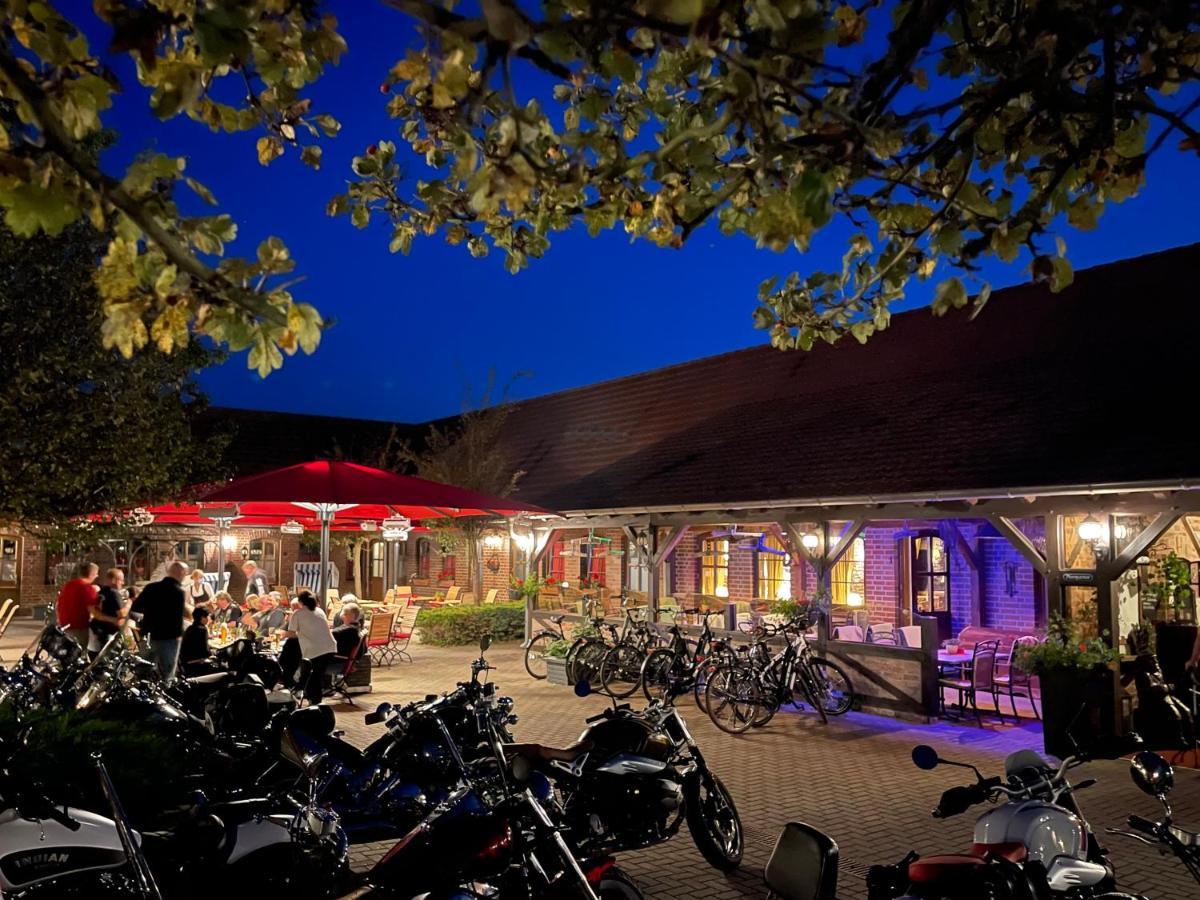 Landhotel Zur Schmiede Гёрен-Леббин Экстерьер фото
