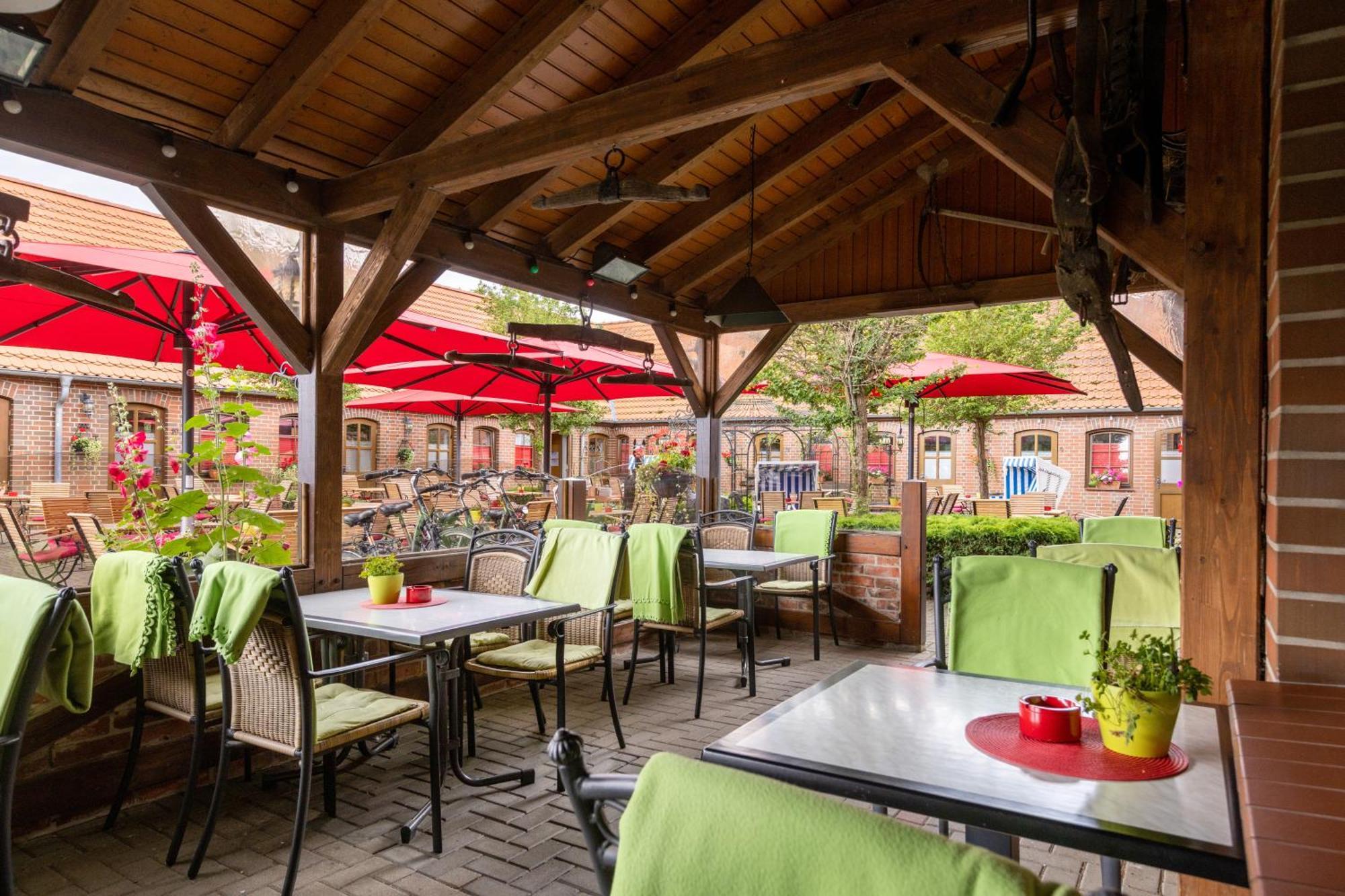 Landhotel Zur Schmiede Гёрен-Леббин Экстерьер фото