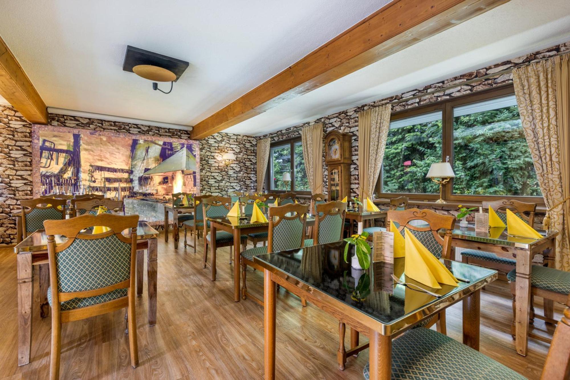 Landhotel Zur Schmiede Гёрен-Леббин Экстерьер фото