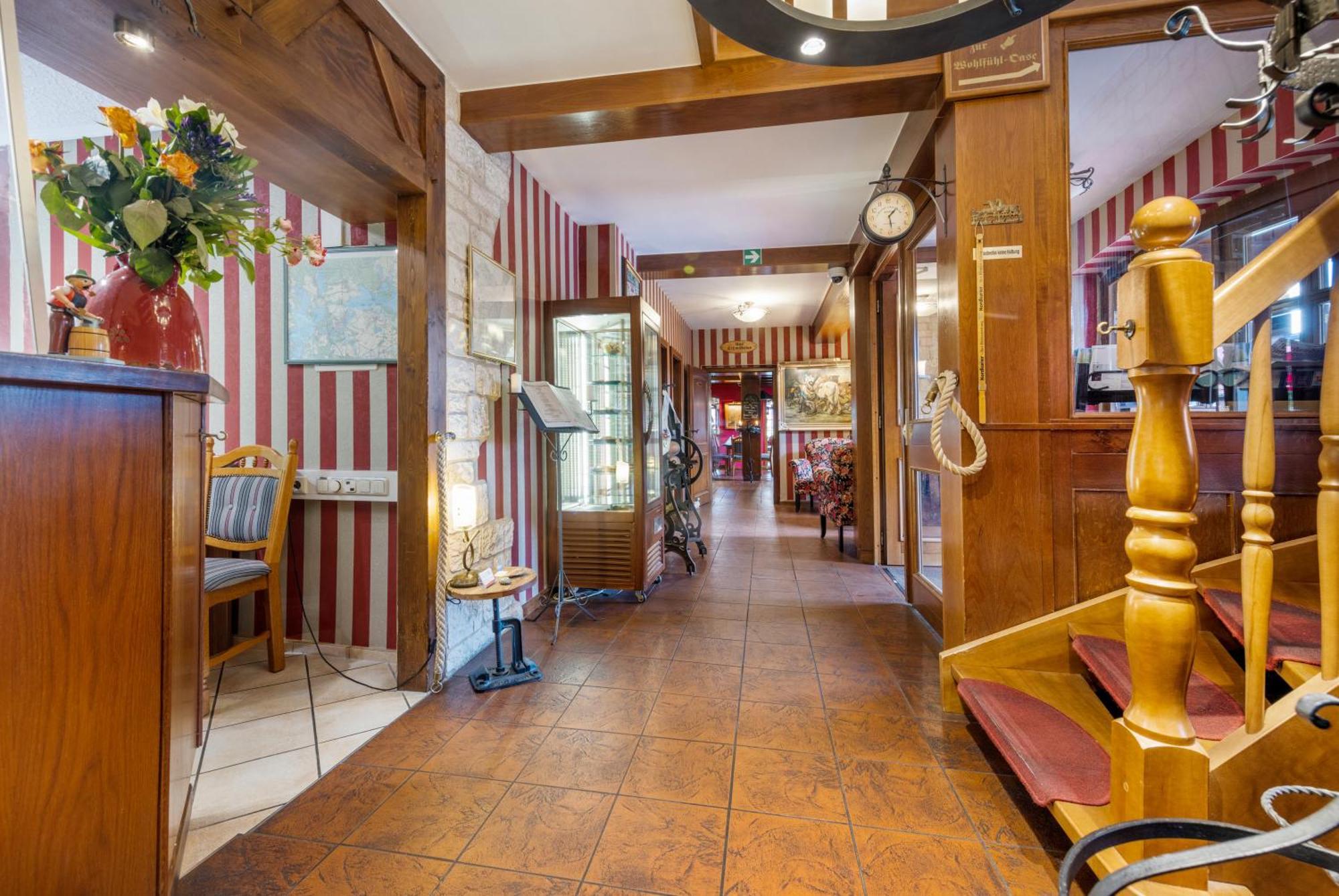 Landhotel Zur Schmiede Гёрен-Леббин Экстерьер фото
