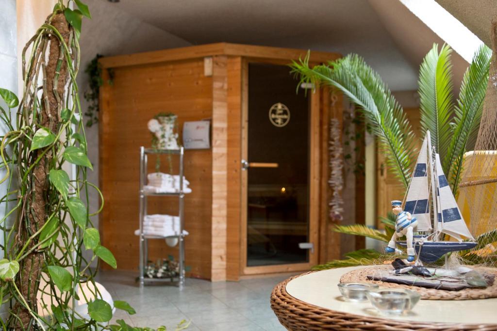 Landhotel Zur Schmiede Гёрен-Леббин Экстерьер фото
