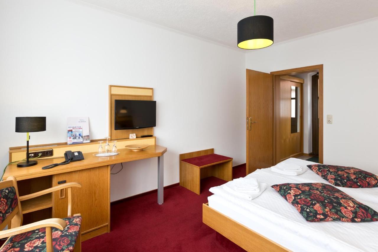 Landhotel Zur Schmiede Гёрен-Леббин Экстерьер фото