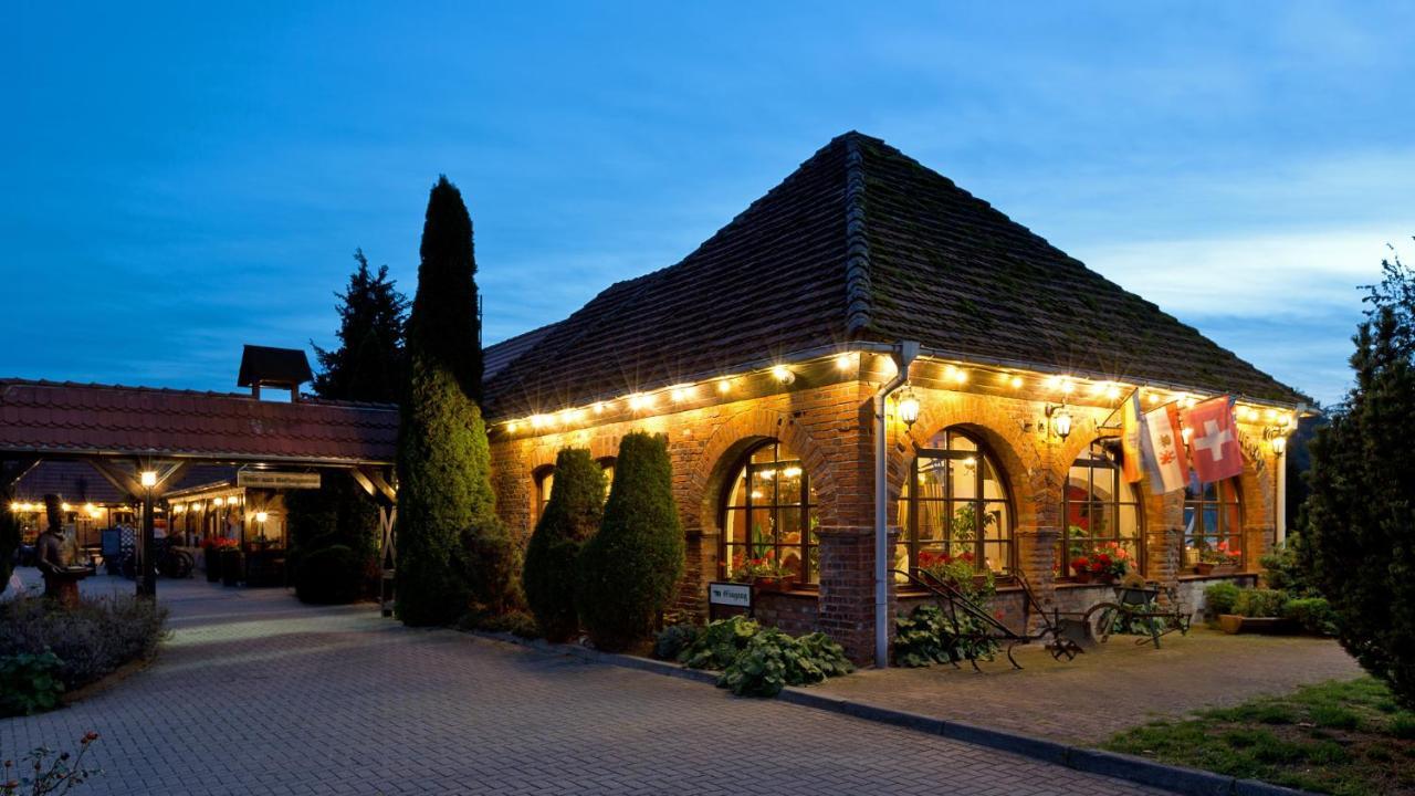 Landhotel Zur Schmiede Гёрен-Леббин Экстерьер фото