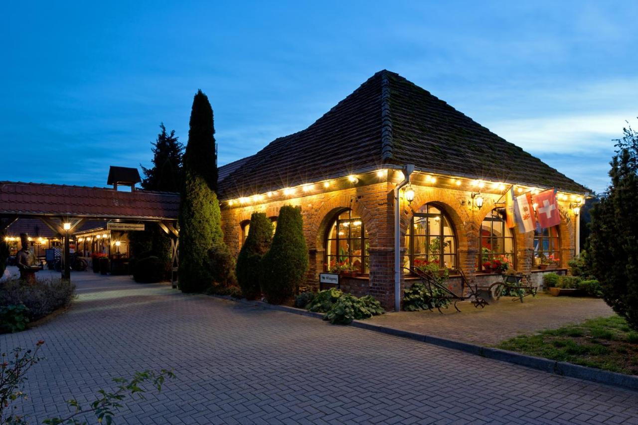 Landhotel Zur Schmiede Гёрен-Леббин Экстерьер фото